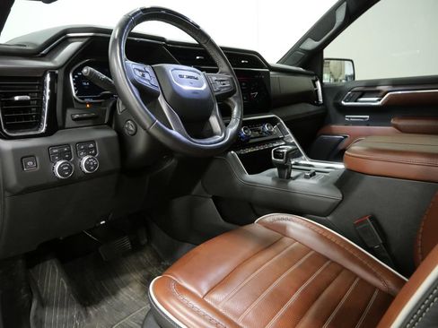 Used 2024 GMC Sierra 1500 Denali Ultimate AWD/4WD image 11