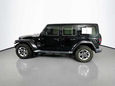 Used 2018 Jeep Wrangler Unlimited Sahara w/ Cold Weather Group AWD/4WD image 4