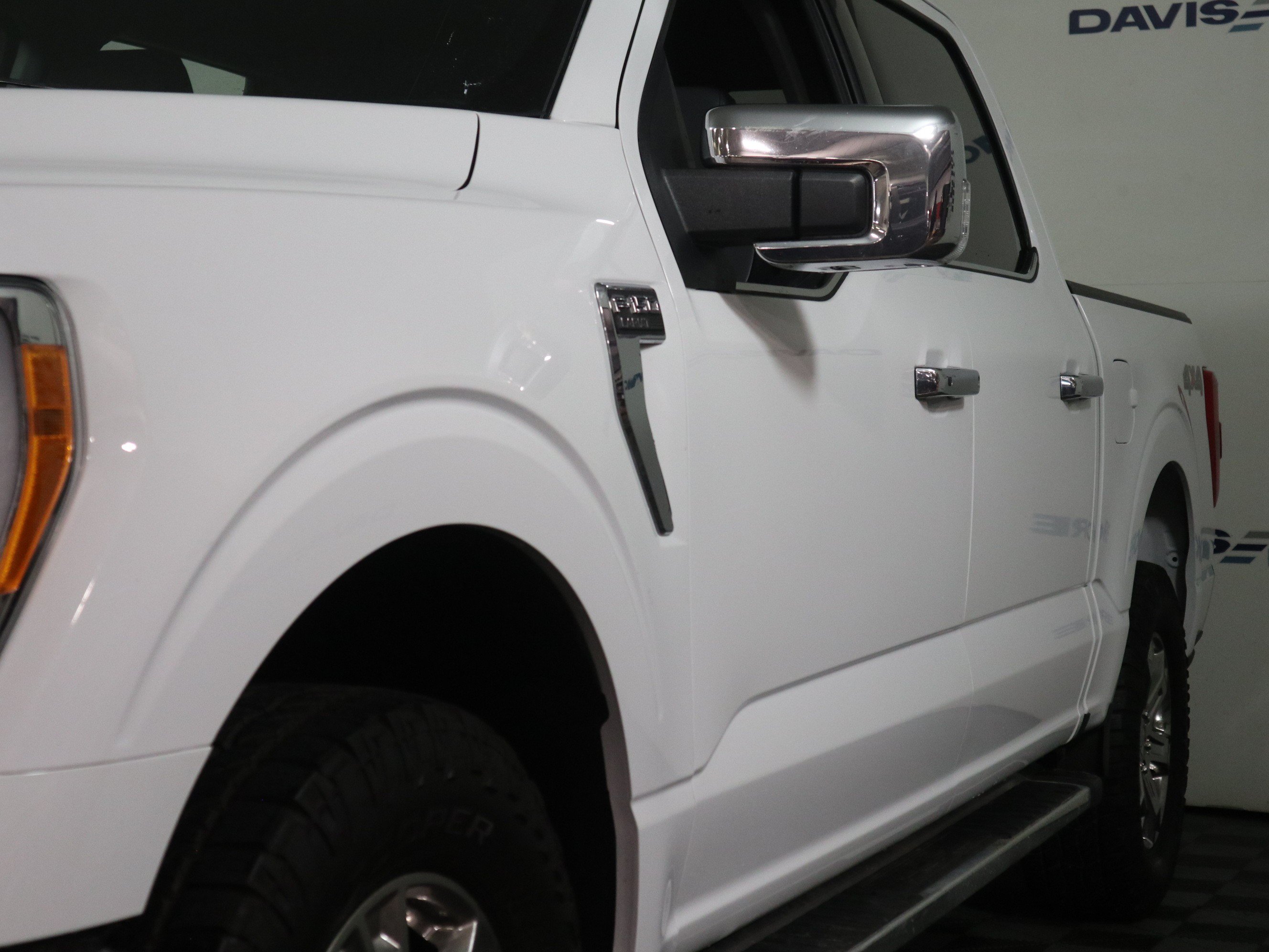 Used 2023 Ford F150 Lariat AWD/4WD image 10