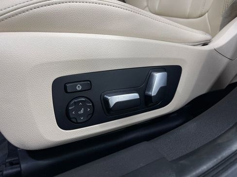 Used 2019 BMW 330i xDrive Sedan w/ Convenience Package image 17