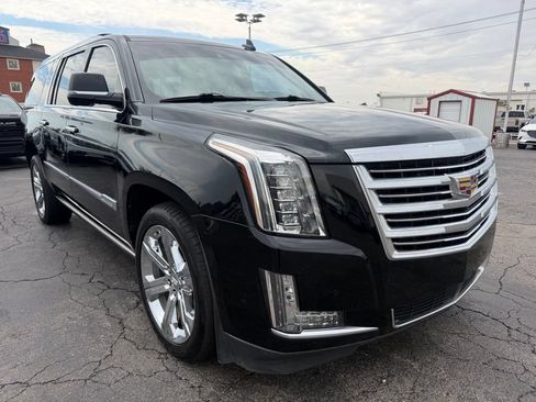 Used 2018 Cadillac Escalade ESV Platinum AWD/4WD image 5