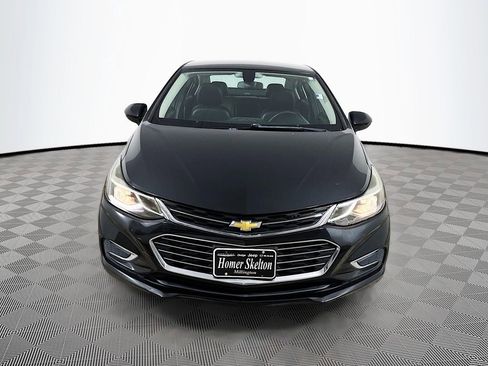 Used 2017 Chevrolet Cruze Premier FWD image 2