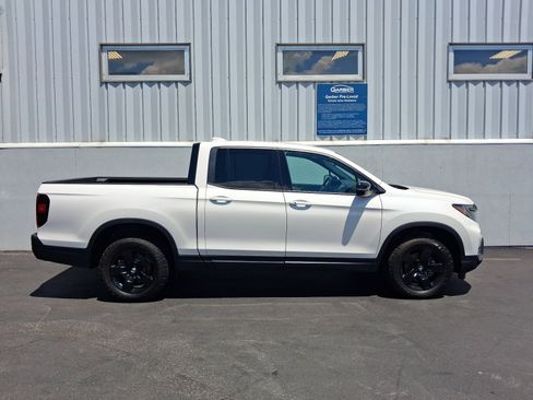 Used 2025 Honda Ridgeline Black Edition image 9
