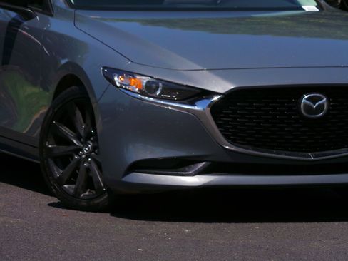 Used 2022 MAZDA MAZDA3 s FWD image 22