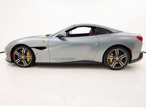 Certified 2019 Ferrari Portofino RWD image 31