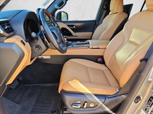 Used 2023 Lexus LX 600 4WD w/ Appearance Package image 16