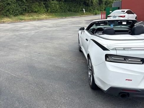 Used 2018 Chevrolet Camaro LT w/ RS Package RWD image 7