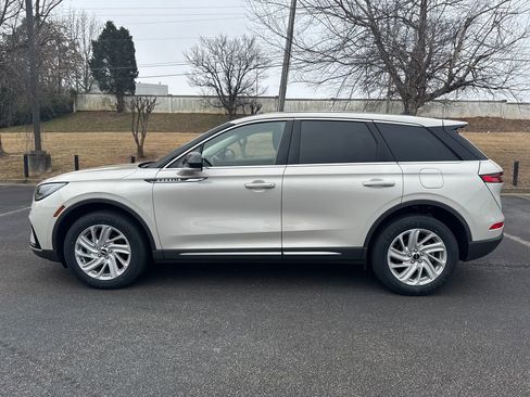 Certified 2023 Lincoln Corsair Standard image 22