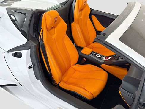 Used 2019 Lamborghini Huracan LP 580-2 RWD image 25