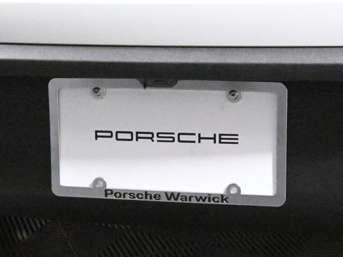 Used 2026 Porsche Macan AWD/4WD image 15