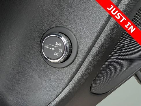 Used 2020 Chevrolet Blazer LT image 19