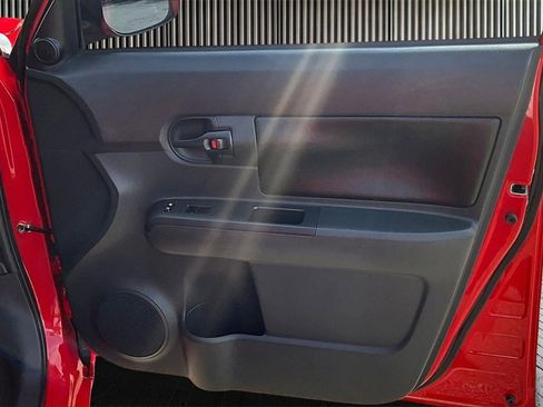 Used 2015 Scion xB image 23