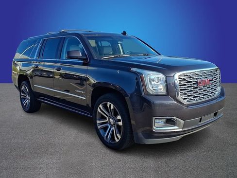 Used 2018 GMC Yukon XL Denali w/ Denali Ultimate Package AWD/4WD image 3