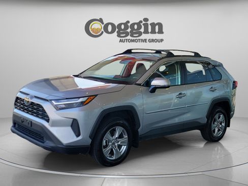 Used 2024 Toyota RAV4 XLE w/ Convenience Package FWD image 1