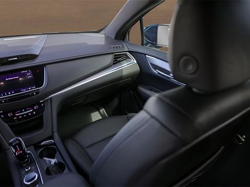 Used 2025 Cadillac XT5 Luxury image 28