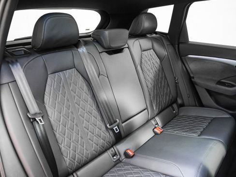 New 2025 Audi SQ6 e-tron Premium Plus image 10