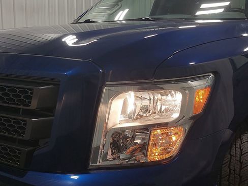 Certified 2024 Nissan Titan SV w/ SV Convenience Package image 30