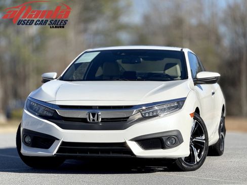 Used 2017 Honda Civic Touring image 1