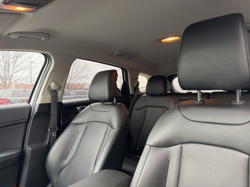 Used 2025 Kia Sportage EX AWD/4WD image 5