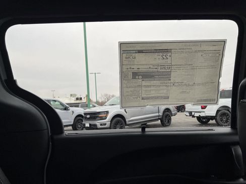 New 2026 Chrysler Pacifica Select image 40