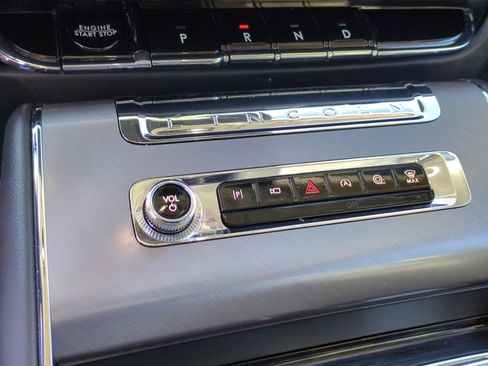 Used 2025 Lincoln Aviator 2WD image 26