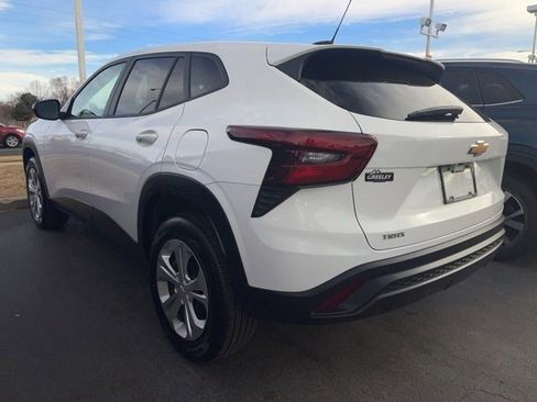 Used 2024 Chevrolet Trax LS w/ Driver Confidence Package image 3