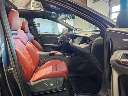 New 2025 Audi SQ6 e-tron Prestige image 11