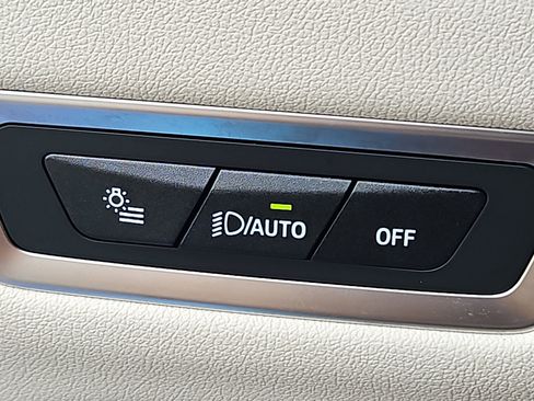 Used 2024 BMW X7 M60i w/ Executive Package image 24