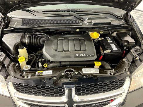Used 2015 Dodge Grand Caravan SXT FWD image 28