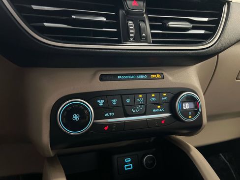 Used 2020 Ford Escape SE image 82