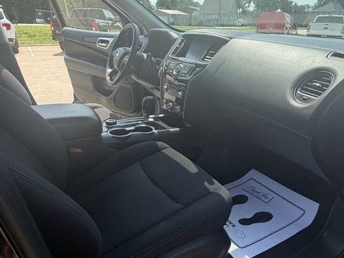 Used 2019 Nissan Pathfinder S AWD/4WD image 14
