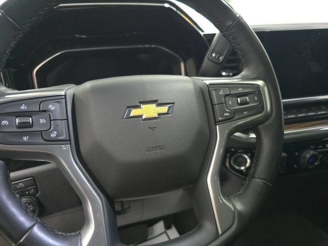 Used 2025 Chevrolet Silverado 1500 LT AWD/4WD image 16