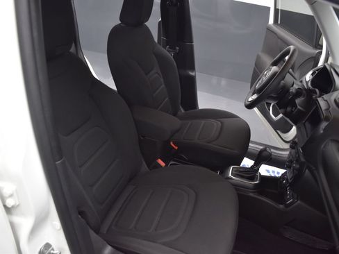 Used 2021 Jeep Renegade Latitude AWD/4WD image 27