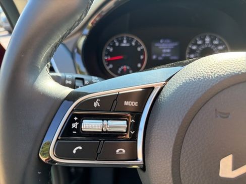 Used 2022 Kia Seltos S image 24