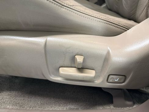 Used 2001 Toyota 4Runner Limited image 10