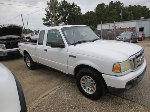 Used 2011 Ford Ranger XLT AWD/4WD image 2