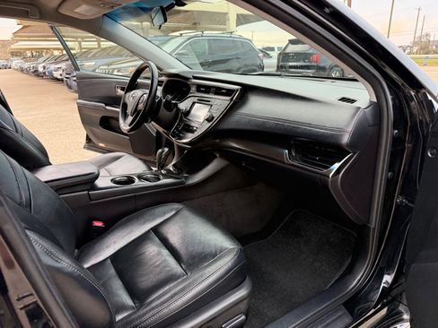 Used 2016 Toyota Avalon XLE image 16