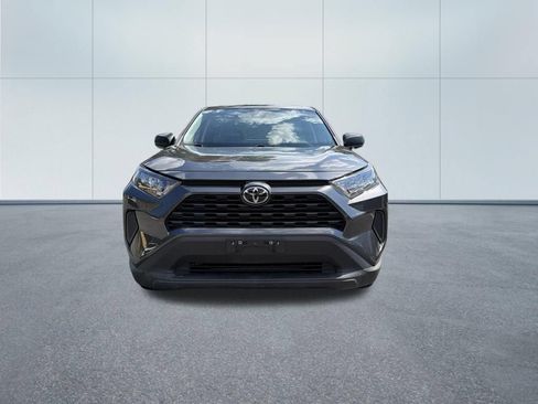 Used 2022 Toyota RAV4 LE FWD image 3