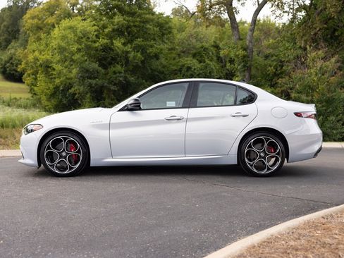 New 2025 Alfa Romeo Giulia image 5