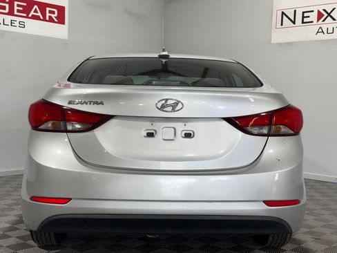 Used 2016 Hyundai Elantra SE FWD image 5
