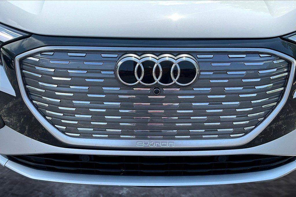 Used 2024 Audi Q4 e-tron Premium Plus AWD/4WD image 31