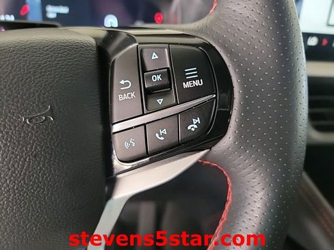 Used 2025 Ford Explorer ST-Line w/ ST-Line Street Pack AWD/4WD image 19