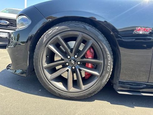 Used 2017 Dodge Charger SRT w/ Harman/Kardon Audio Group RWD image 6