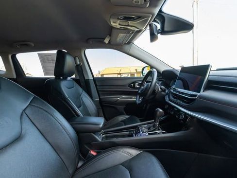 Used 2022 Jeep Compass Limited image 23