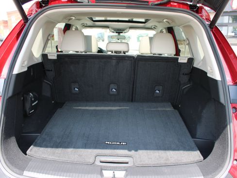Certified 2023 Nissan Rogue SV w/ SV Premium Package AWD/4WD image 5