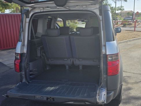 Used 2005 Honda Element LX image 11