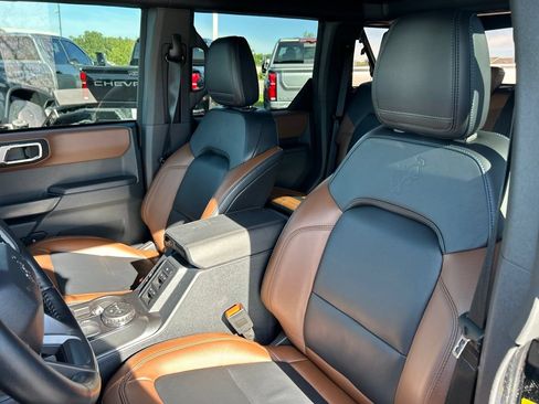 Used 2024 Ford Bronco Outer Banks AWD/4WD image 17