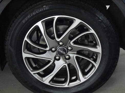 Used 2022 Lincoln Corsair AWD w/ Equipment Group 101A image 39