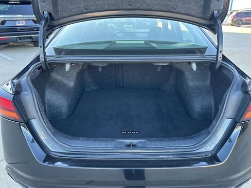 Used 2024 Nissan Altima 2.5 SV image 7