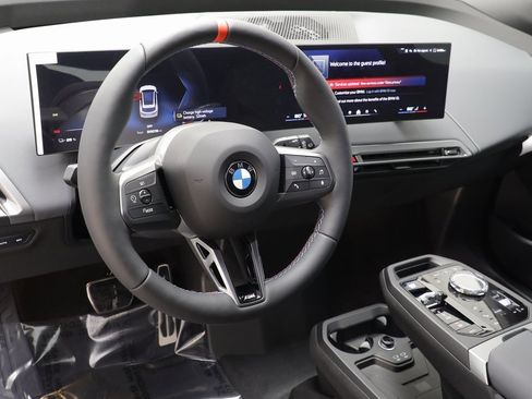 New 2026 BMW iX M70 image 7